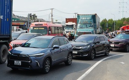 Giao thông nhiều cửa ngõ TP.HCM ùn ứ trong ngày cao điểm nghỉ lễ