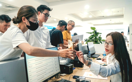 Con người làm chủ công nghệ