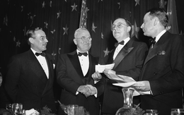 Tiệc báo chí Nhà Trắng hơn 100 năm tuổi, vì sao nay ông Trump mới tham gia?