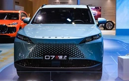 Ảnh thực tế Omoda O7 sắp ra mắt Việt Nam: Màn hình trượt độc đáo, bản hybrid chạy điện tới 95km