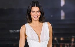 Tủ đồ mùa hè thức giấc với 8 xu hướng phá cách từ sàn diễn thời trang