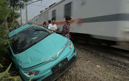 Green SM lên tiếng về chiếc taxi liên quan vụ va chạm tàu hỏa thảm khốc tại Indonesia