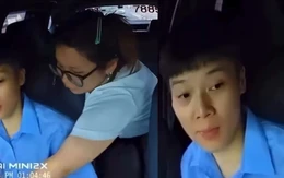 Tài xế cười phì với chị khách nhiệt tình