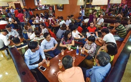 Chào nhau giữa cõi cà phê
