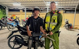 Công an đổi gạo lấy pô xe độ chế