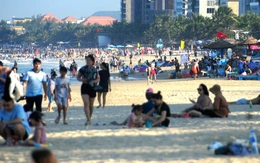 Khách ùn ùn đổ về Đà Nẵng, Hội An chơi lễ 30-4