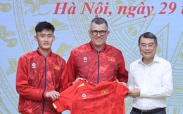 Thủ tướng Lê Minh Hưng gặp mặt, chúc mừng đội tuyển bóng đá nam U17