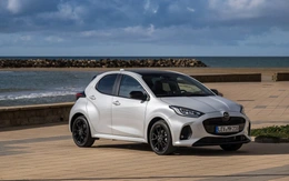 Mazda2 2026 ra mắt: Bổ sung tiện nghi, ADAS, động cơ hybrid mượn từ Toyota