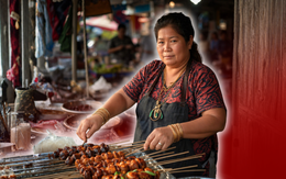 Người bán hàng rong sắp tới có thể bị phạt tiền triệu nếu thiếu vật dụng này