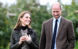 Thái tử William khoe ảnh kỷ niệm 15 năm ngày cưới