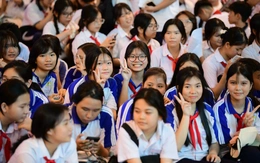 Hàng ngàn học sinh trải nghiệm, nghe gỡ rối tại ngày hội ‘Tự tin vào lớp 10’