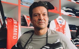 Tiền vệ huyền thoại Jari Litmanen trở lại sân cỏ ở tuổi 55