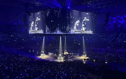 Sự cố nghiêm trọng tại show của Super Junior: Lan can gãy, nhiều fan ngã nhào