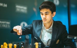 Kỳ thủ 20 tuổi Sindarov san bằng kỷ lục của Vua cờ Carlsen