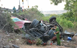 Xe khách chở nhiều thợ lặn gặp nạn ở Bình Thuận, 4 người chết tại chỗ, 12 người bị thương