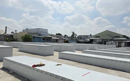 Chợ Phú Xuân nâng cấp hơn 2,8 tỉ đồng nhưng tiểu thương vẫn bán lề đường