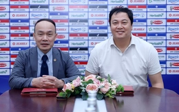 VFF gia hạn hợp đồng với trợ lý HLV Kim Sang Sik