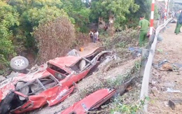 Hiện trường vụ xe khách rơi xuống vực sâu làm 4 người chết ở Lâm Đồng