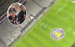 Memphis Depay gây sốt khi đi xem bóng đá bằng trực thăng