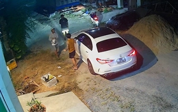 Chủ nhà hú hồn khi thấy hai người lạ giữa đêm đi xe máy vào ngõ cụt