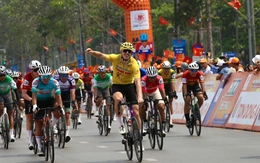 Tay đua mặc áo cam té gần đích chặng 5 Cúp Truyền hình TP.HCM