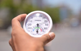 Mới đầu hè đã nắng nóng như đổ lửa, có nơi trên 40 độ C