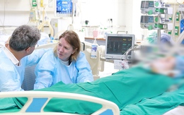 Khoảnh khắc tiễn biệt cô gái Anh qua đời ở Việt Nam, gia đình hiến tạng cứu 3 người khác