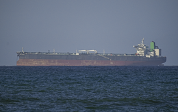 Tin tức thế giới 10-4: Ông Trump nói dầu sẽ sớm qua eo biển Hormuz; Nga ngừng bắn 32 giờ