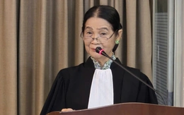 Đề xuất mặc áo choàng tại phiên tòa để nâng cao vị thế luật sư