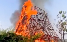 Video nhà rông của đồng bào ở Quảng Ngãi bất ngờ bốc cháy dữ dội