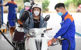 Bộ Công Thương lý giải vì sao giá xăng dầu điều chỉnh lúc nửa đêm