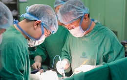 Sụt cân nhưng bụng phình to, người phụ nữ phát hiện khối u tái phát dính nhiều nội tạng