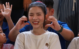 Ca sĩ Ly Ly sáng tác ca khúc 'Mái ấm gia đình Việt' tặng chương trình
