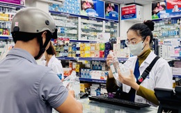 AI lấn sâu, 'chạm' từng hộp sữa, viên thuốc