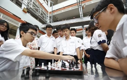Không thể giao trẻ em cho mạng xã hội: Không cực đoan, không né tránh