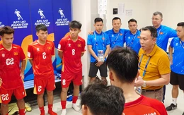 Chủ tịch VFF động viên U17 Việt Nam: 'Không có gì phải khóc'