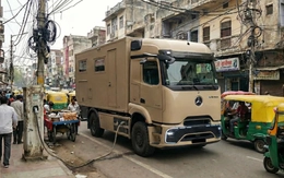 Nhà di động điện đầu tiên chạy vòng quanh thế giới: 40.000km qua 38 quốc gia chỉ với 80 lần sạc