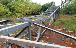 Trụ điện 110kV mất ốc chân đế, người dân thấp thỏm trước mùa mưa bão