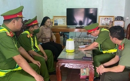 Phơi lúa giữa đường còn dùng cào đòi tấn công tài xế