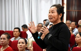 Cử tri phường Phú Mỹ phản ánh việc chậm giải quyết thủ tục hành chính, khó gặp lãnh đạo
