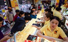 Đọc nhanh 13-5: Giá dầu vọt lên, vàng bạc vẫn tăng mạnh, chứng khoán ra sao?