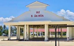 Chợ xây xong 2 năm, tiểu thương chưa được vào buôn bán