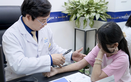 Nhiều người viêm da, mẩn ngứa khi đi bơi: Bác sĩ chỉ cách phòng tránh