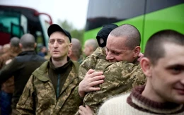 Nga - Ukraine trao đổi hàng trăm tù binh và thi hài