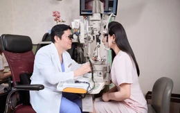 Làm việc với màn hình 10 tiếng/ngày: Đâu là lựa chọn mổ cận phù hợp?