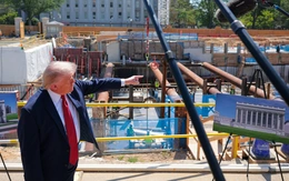 Ông Trump khoe công trường phòng khiêu vũ 400 triệu USD, khẳng định 'tiền tôi chi'