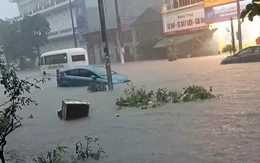 Mưa lớn kéo dài, Cẩm Phả, Quảng Ninh ngập trong biển nước