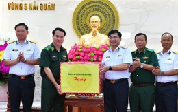 Vùng 5 Hải quân cần phát huy tinh thần đoàn kết, xử lý kịp thời tình huống trên biển