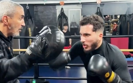 Tiền vệ Cherki gây sốt với cú đấm trong phòng tập boxing