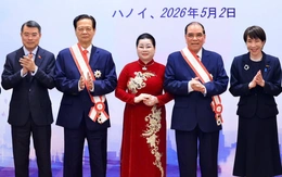 Nguyên Tổng Bí thư Nông Đức Mạnh, nguyên Thủ tướng Nguyễn Tấn Dũng nhận Huân chương Mặt trời mọc